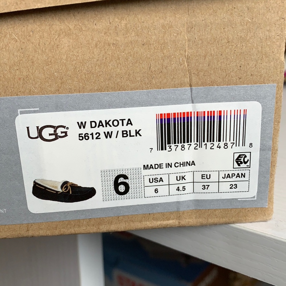 Ugh Dakota slippers